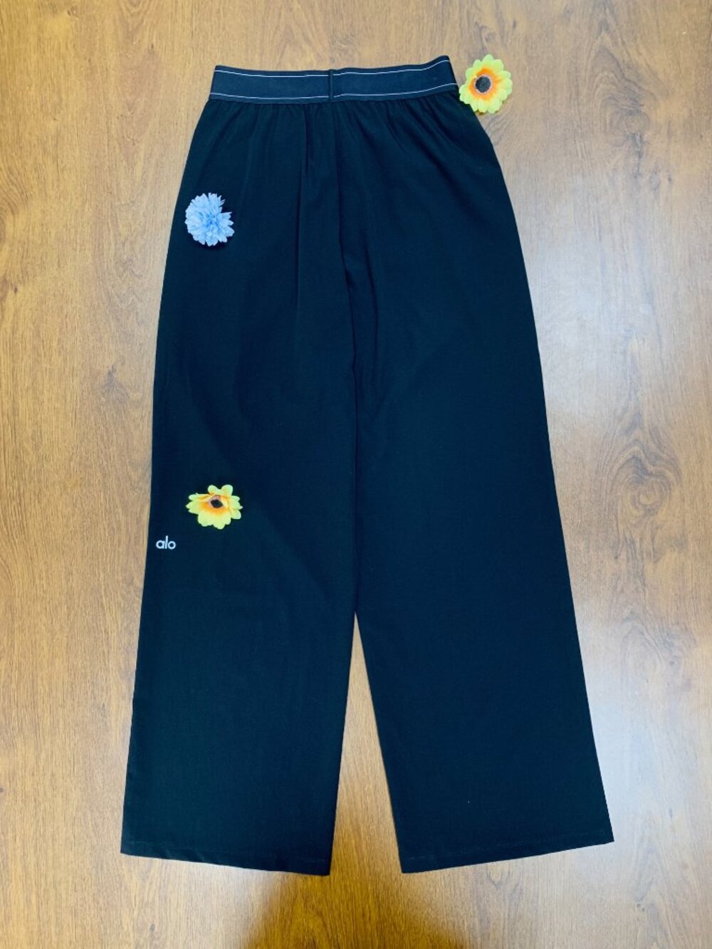 NWT Alo Yoga Black Straight leg Pants Casual Trousers😊Regular 30" Inseam👖 - Picture 5 of 7